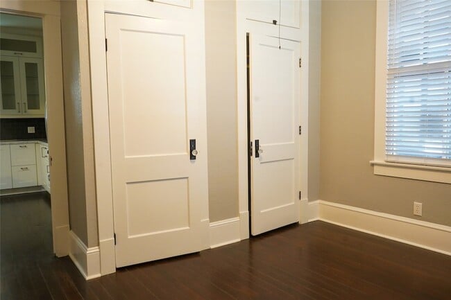 Building Photo - 2826 Avenue P 1/2