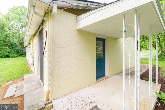 Building Photo - 60 Killdeer Ave