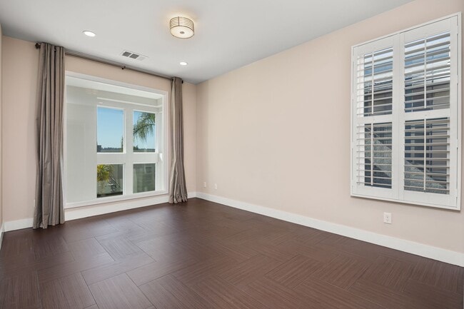 Building Photo - Resort Style 2BD Townhome in Origen at Civ...