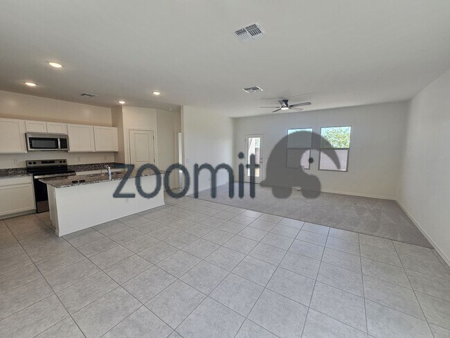 Building Photo - BEAUTIFUL HOME 4 BEDROOMS 3 BATHS!