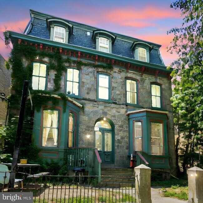 Primary Photo - 3408 Race St