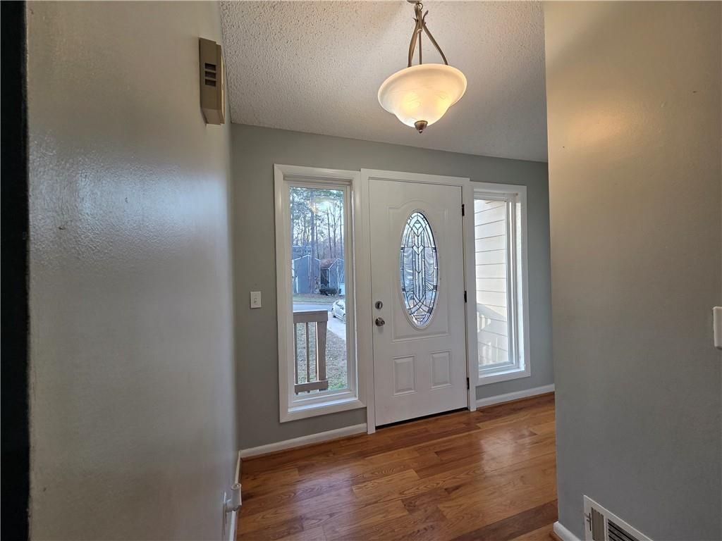 Building Photo - 3288 Timber Bluff Dr NE