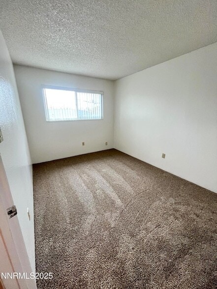 Building Photo - 827 Belli Dr