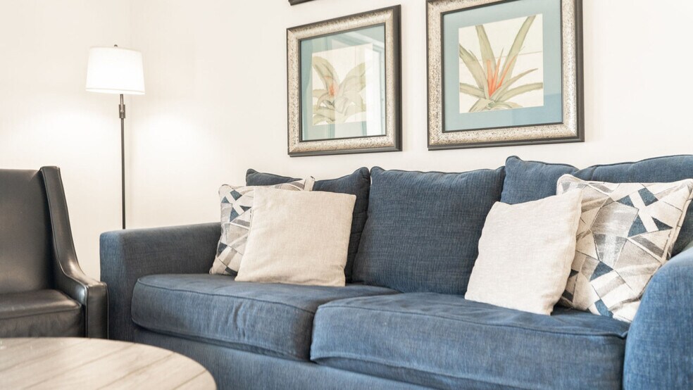 Building Photo - 11800 Front Beach Rd