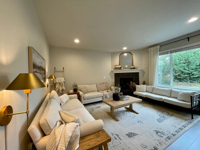 Building Photo - 9756 SW 171st Ave