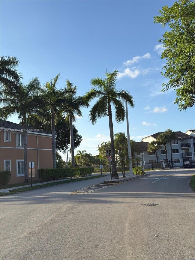 Building Photo - 17720 NW 73rd Ave
