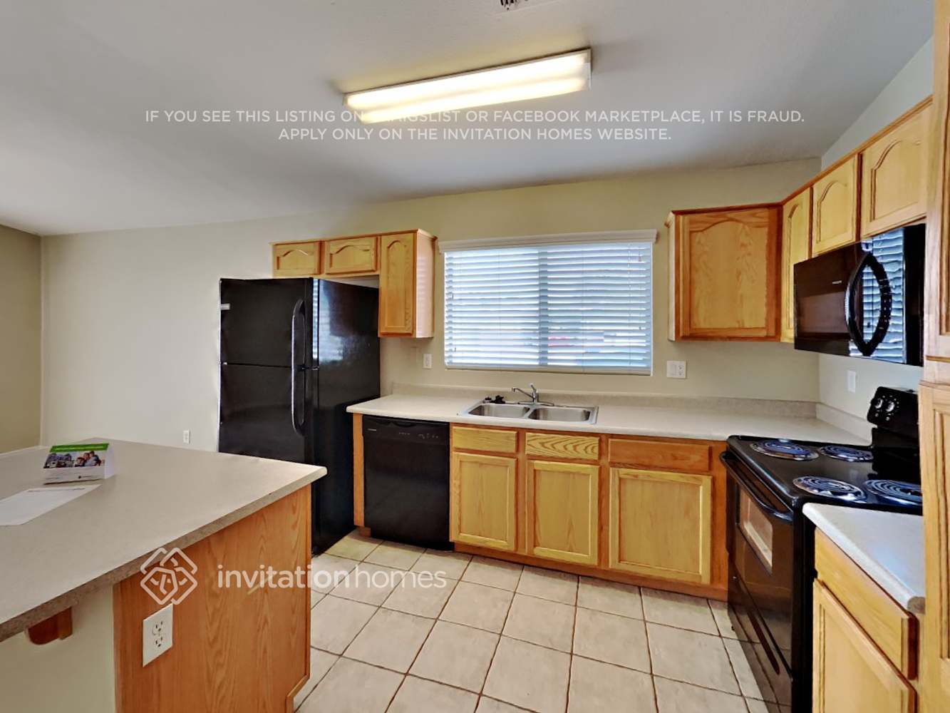 Building Photo - 8182 N 88th Ln