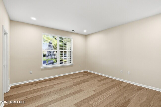 Building Photo - 225 Mirage Blvd