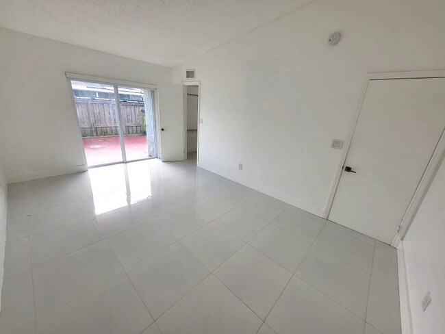 Building Photo - 10345 SW 209th Ln