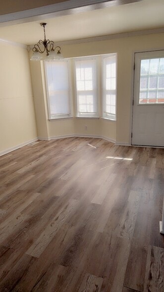 Building Photo - 6240 Rocky Top Dr