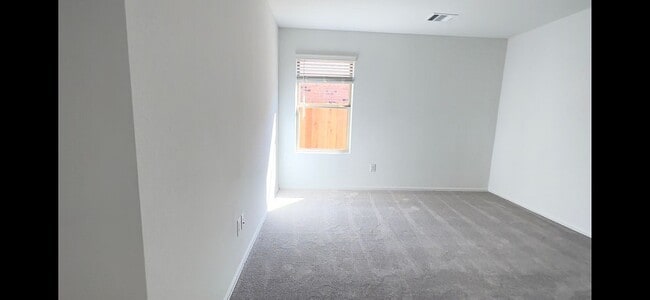 Building Photo - 274 Bennett Lp