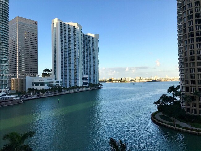 Building Photo - 465 Brickell Ave