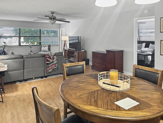 Building Photo - 3011 SW 21st Terrace