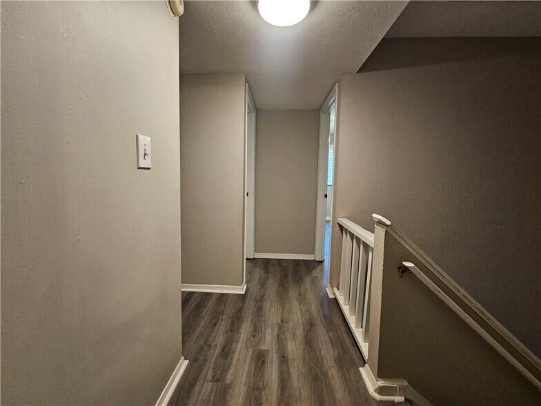Building Photo - 1192 Ashborough Dr