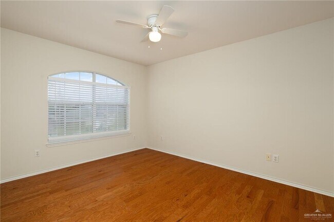 Building Photo - 3404 San Armando St