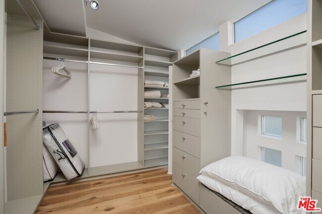 Building Photo - 24456 Malibu Rd