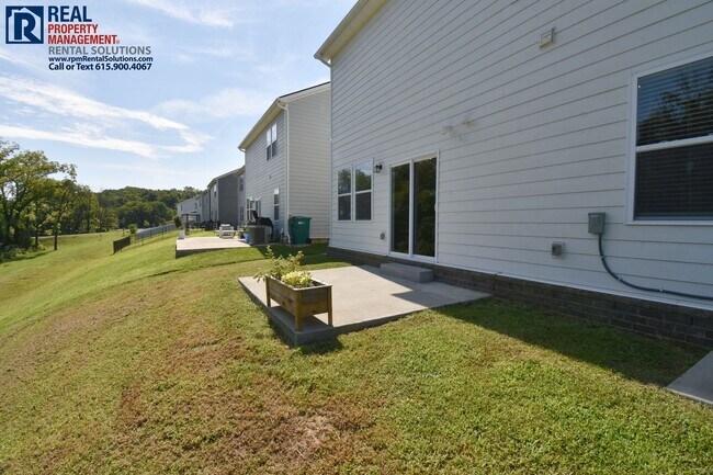 Building Photo - Gorgeous and modern 5 bd 3 ba home in Smyrna! Neighborhood pool and playground!