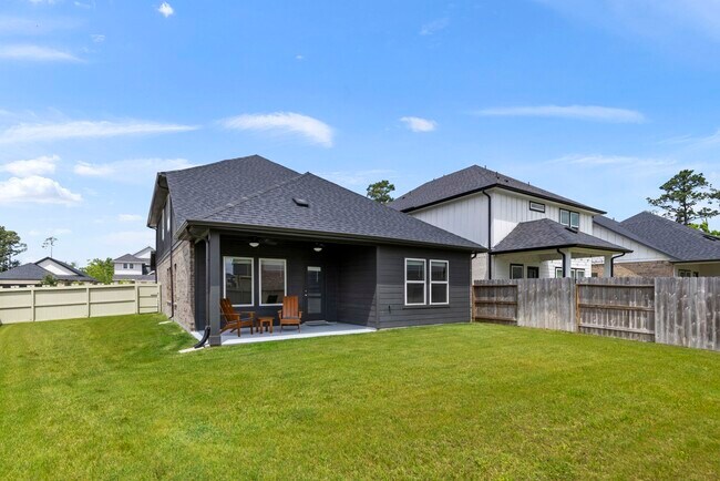 Building Photo - 17415 Rosette Grass Dr