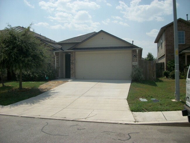 Primary Photo - Great House in the Converse area!