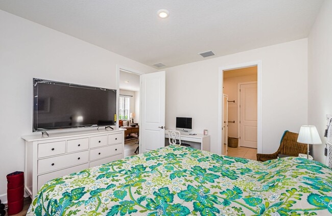 Building Photo - Beautiful Pool home in Starkey Ranch avail...