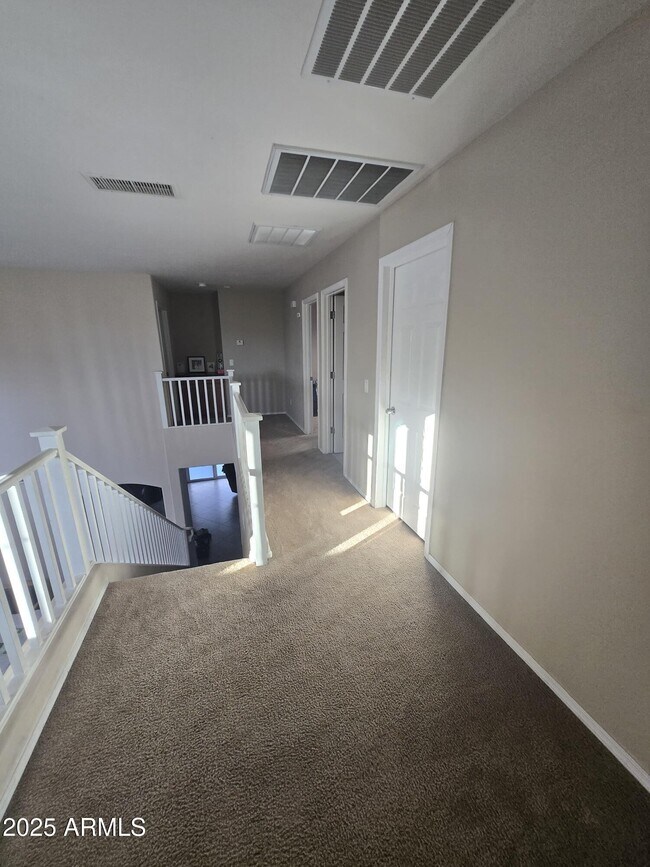 Building Photo - 8814 W Magnolia St