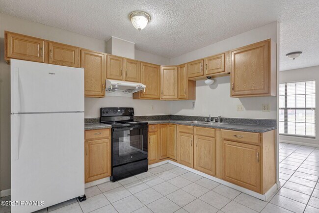 Building Photo - 201 Calypso Ln