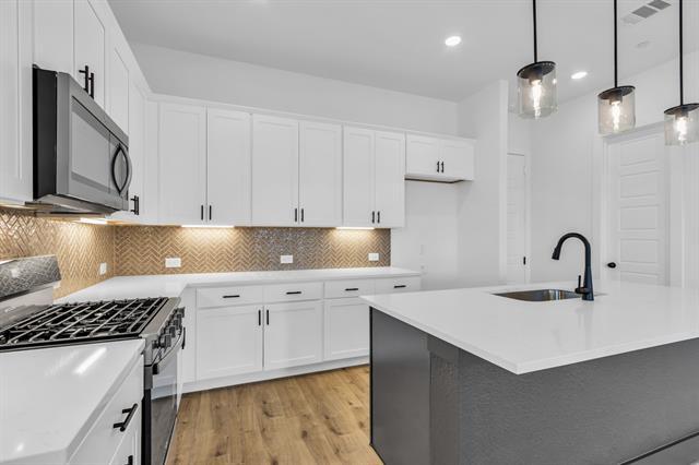 Building Photo - 1228 Arkansas Spgs St