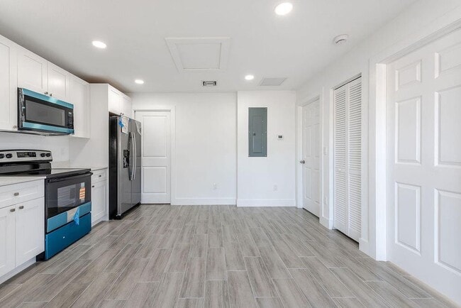 Building Photo - 3246 Jefferson St