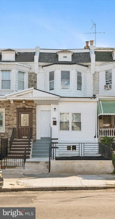 Building Photo - 705 S 60th St