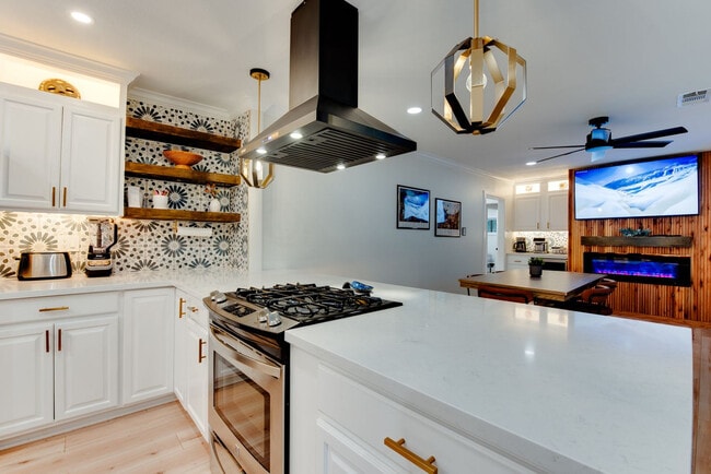 Building Photo - 1505 Durango Dr