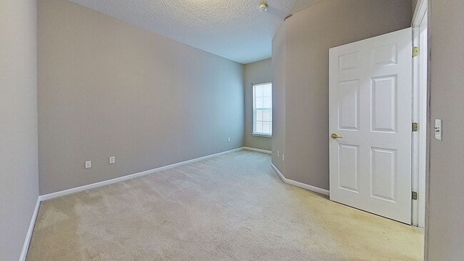 Building Photo - Renovated Condo in the heart of Mandarin