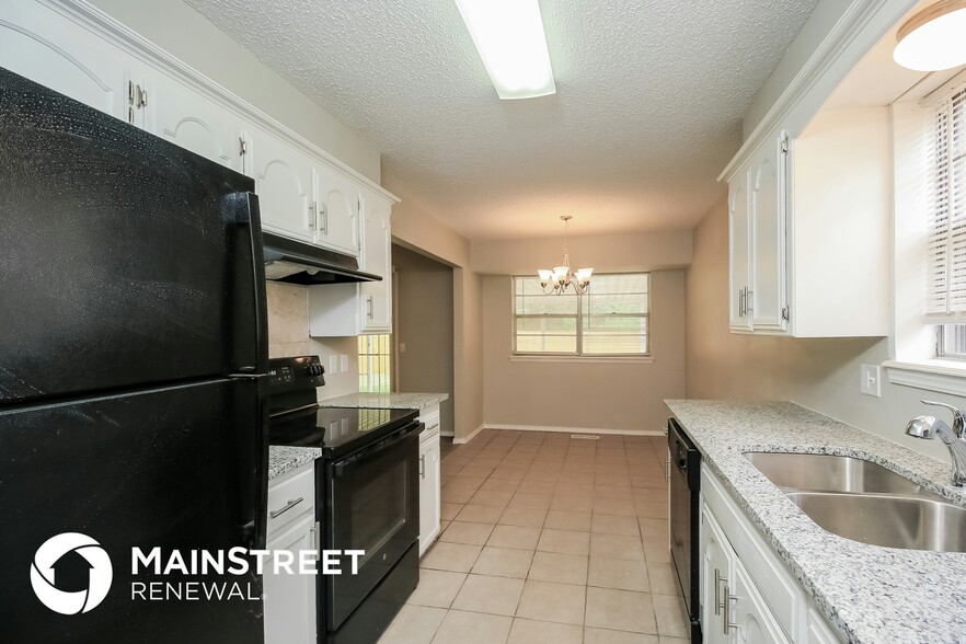 Building Photo - 808 Glenwood Dr