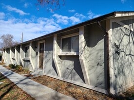 Building Photo - 806 W Brumback St