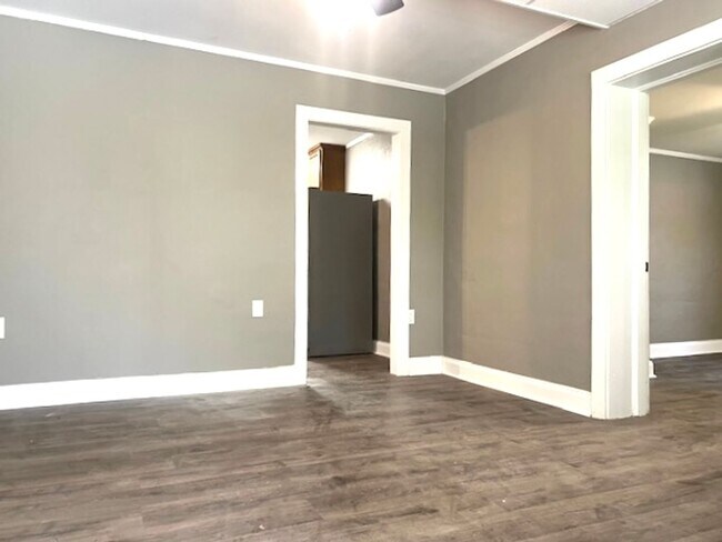 Building Photo - 112 Circle Hill Dr