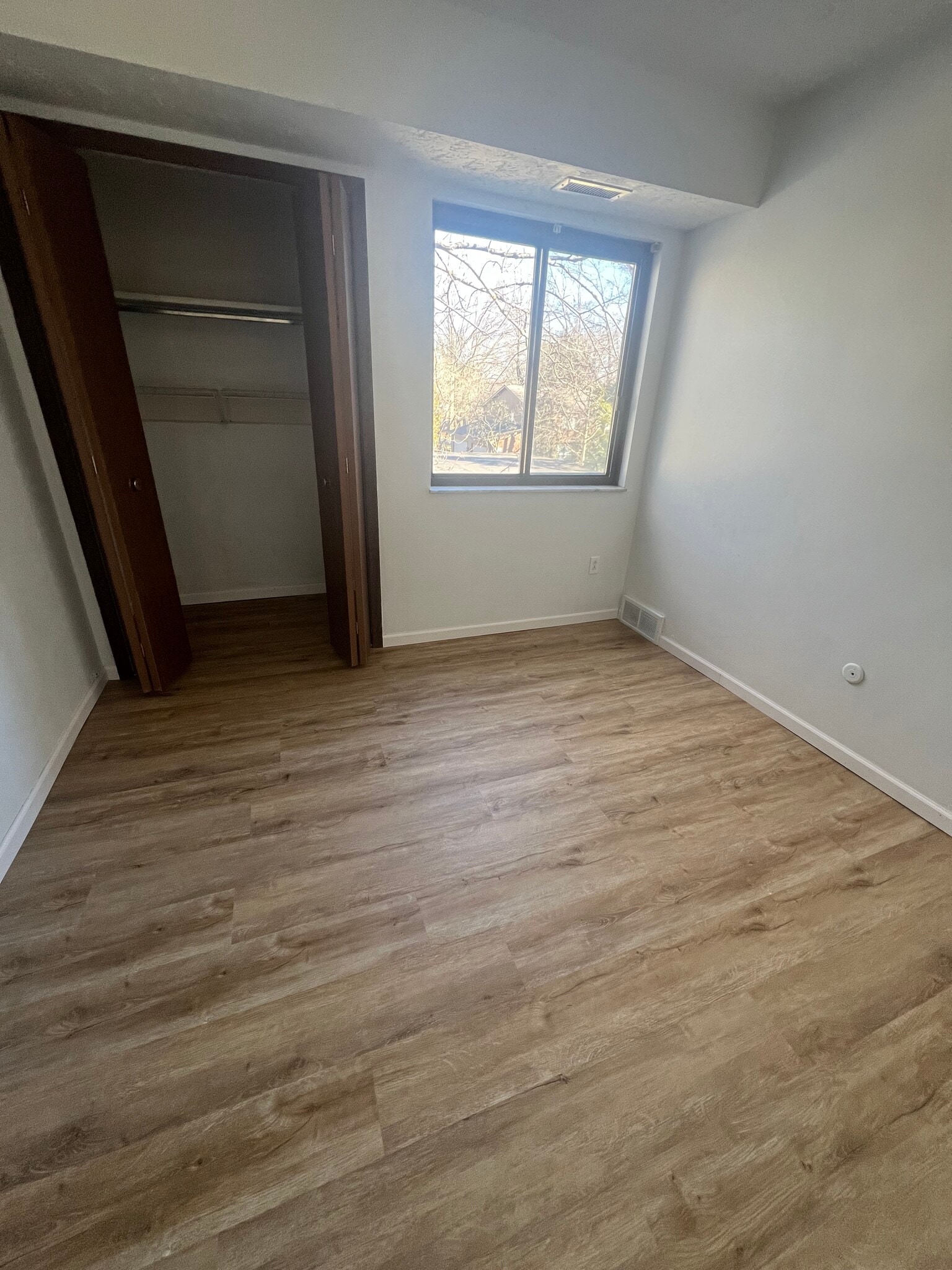 Building Photo - 1544 Cedarwood Dr