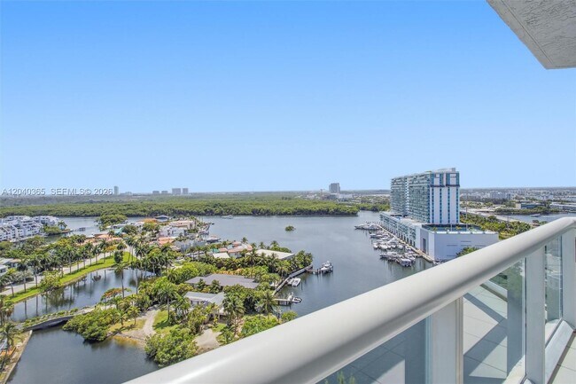 Building Photo - 16500 Collins Ave