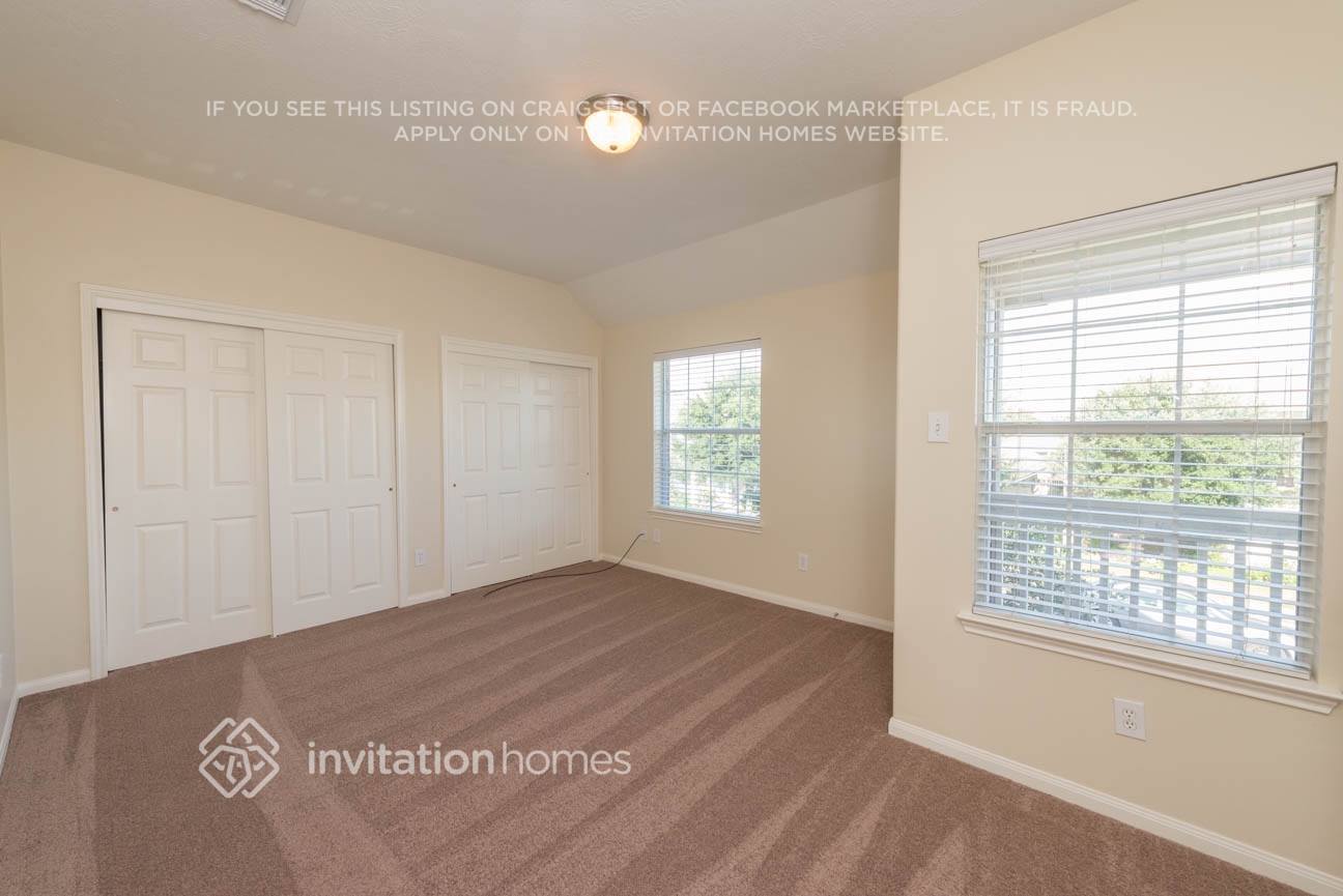 Building Photo - 6333 Mountain Pines Ln