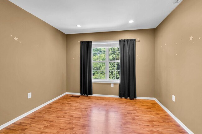 Building Photo - 6 Marybeth Court