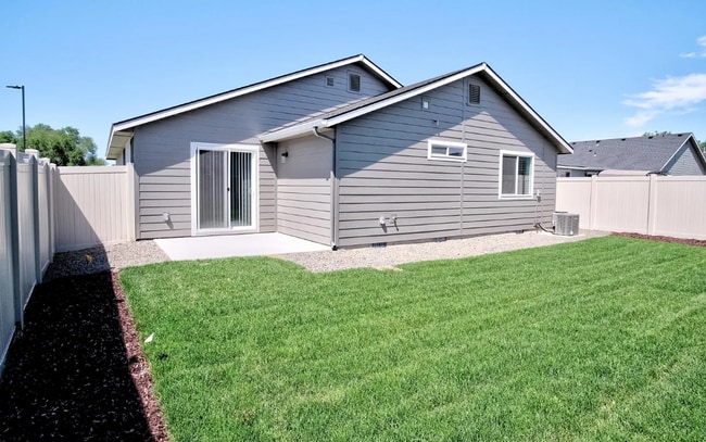 Building Photo - Beautifully Maintained Single-Family Home ...