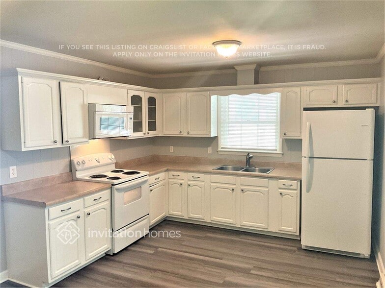 Building Photo - 3700 Whitfield Rd