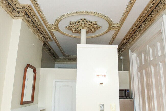 Building Photo - 849 N 5th St