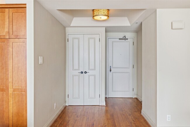 Building Photo - 1111 Caroline St