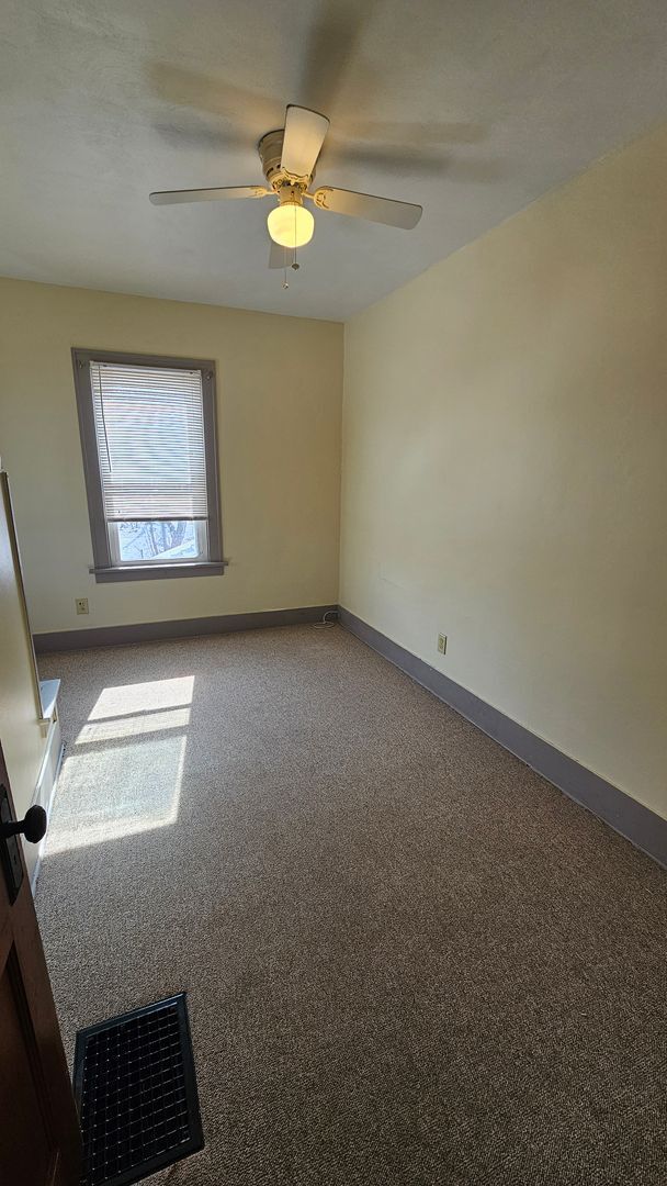 Building Photo - Newley remodeled 3 Bedroom House - COMING SOON! - No Metro