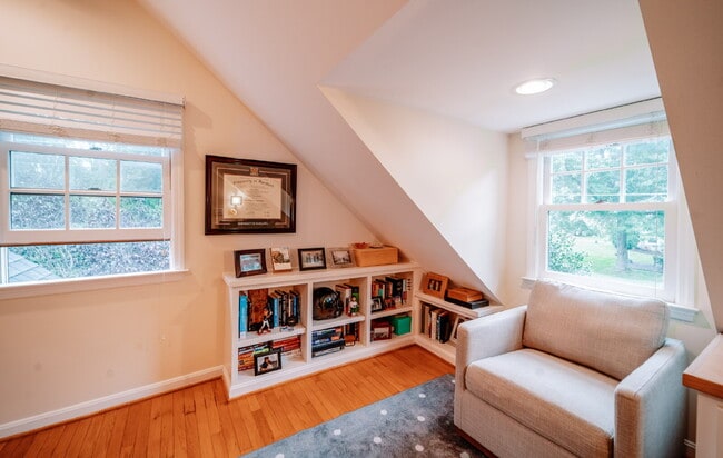 Building Photo - Charming Cape Cod Retreat in Prime Falls C...