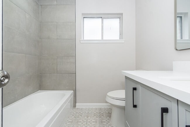 Building Photo - 16911 Bougainvilla Ln