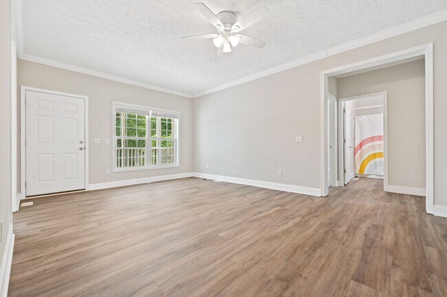 Building Photo - Modern Chapel Hill Retreat with Designer Finishes & Spacious Outdoor Living