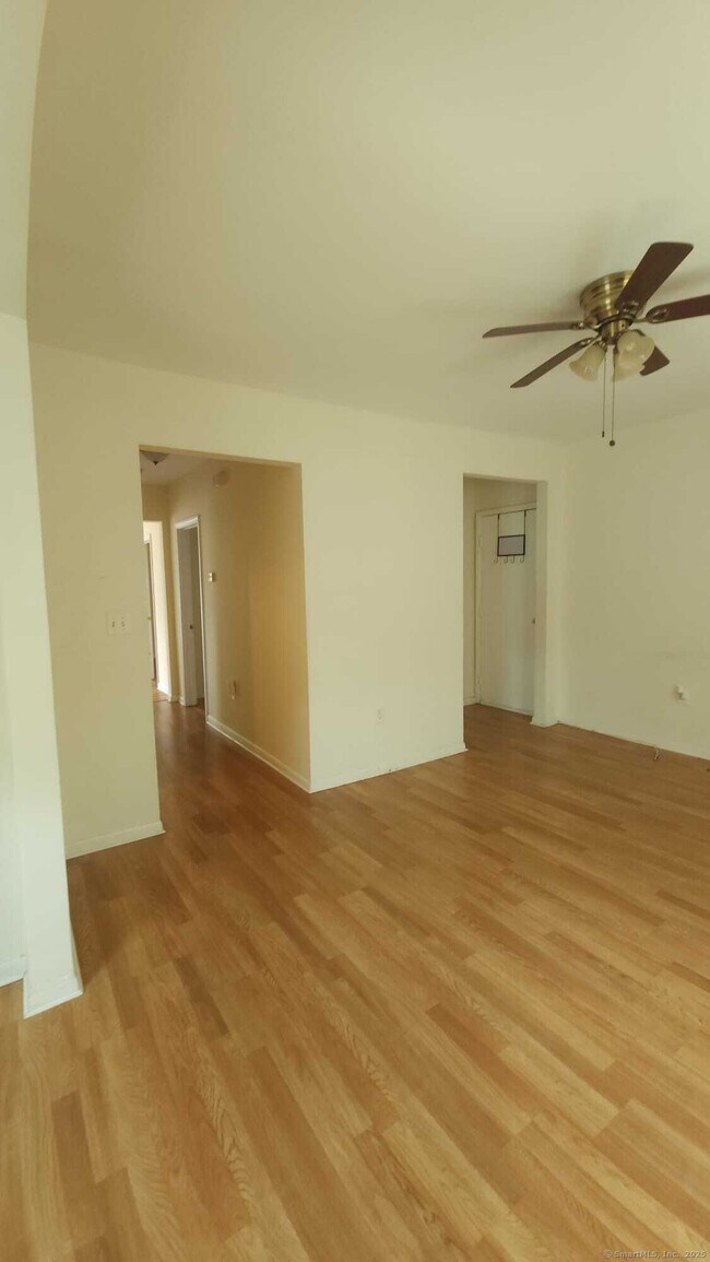 Building Photo - 33 Trowel St