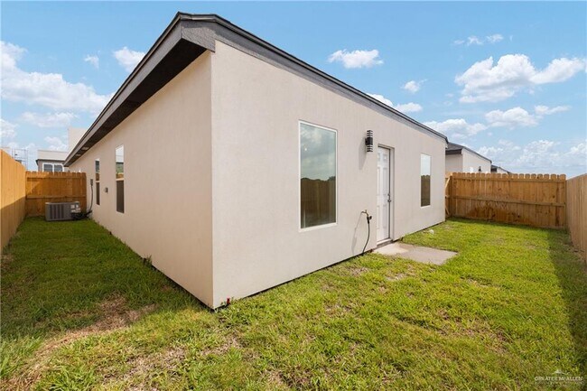 Building Photo - 4221 Heron Ave