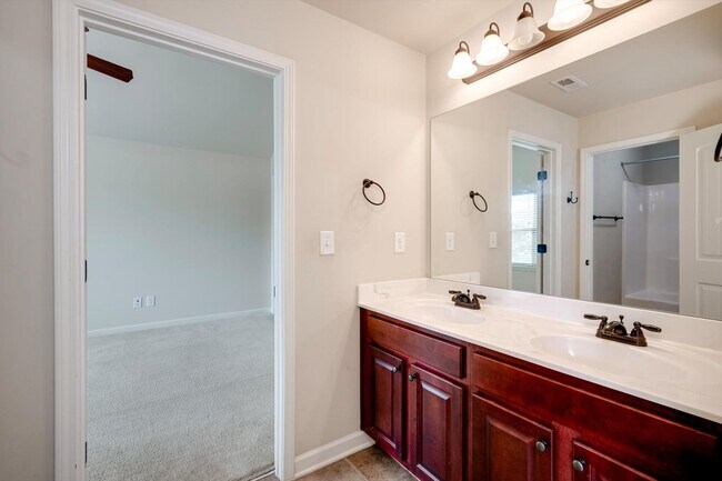 Building Photo - 542 Oconee Cir