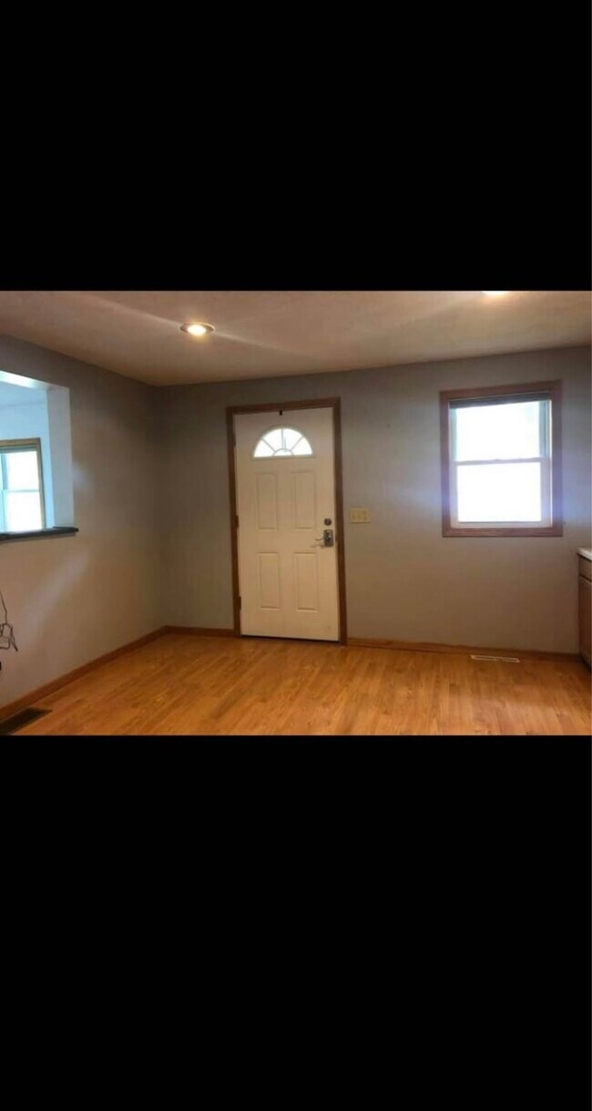 Building Photo - 608 N West St